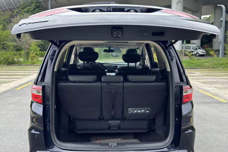 Used Honda Odyssey 2015 Updated Version 2.4L Smart Edition Trunk