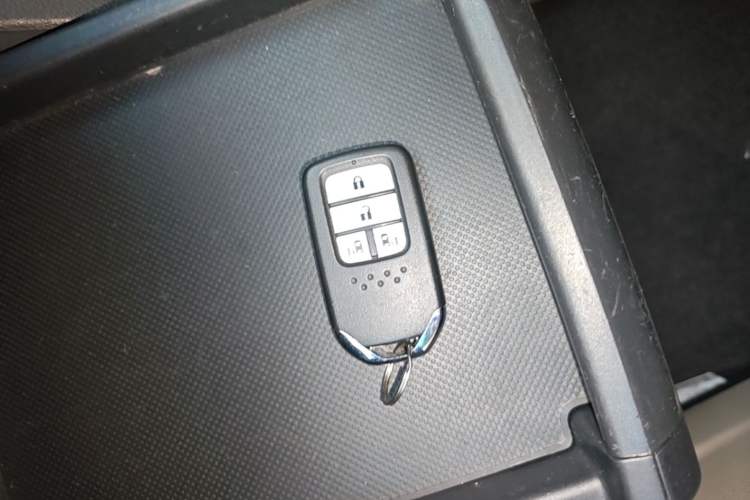 Used Honda Odyssey 2015 Revised 2.4L Luxury Edition Vehicle Key