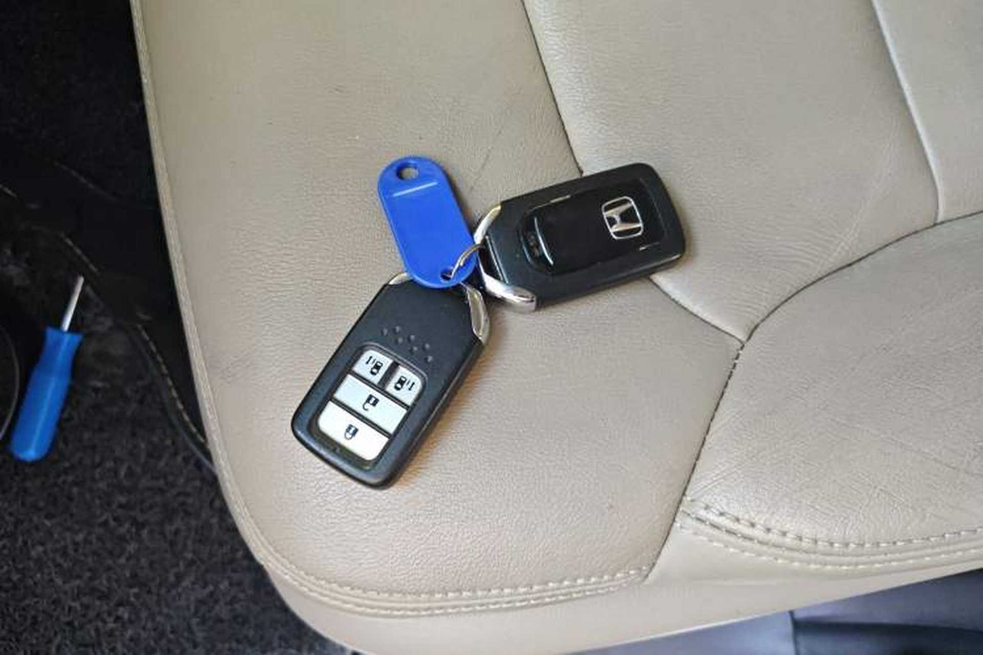 Used Honda Odyssey 2015 Revised 2.4L Luxury Edition Vehicle Key
