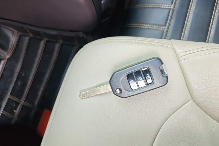 Used Honda Odyssey 2015 Revised Version 2.4L Comfort Edition Vehicle Key