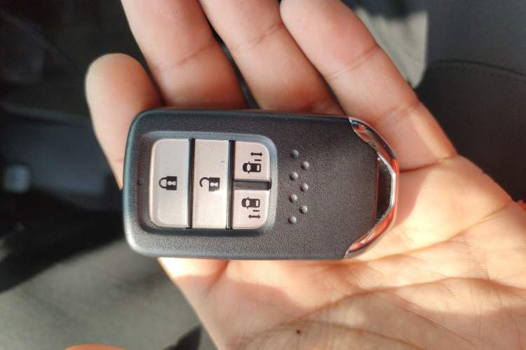 Used Honda Odyssey 2015 Updated Version 2.4L Smart Edition Vehicle Key
