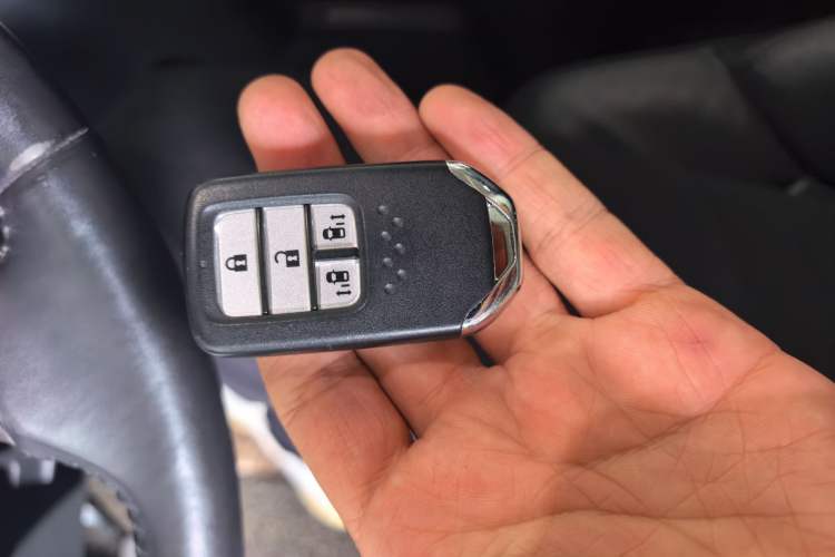 Used Honda Odyssey 2015 Updated Version 2.4L Smart Edition Vehicle Key