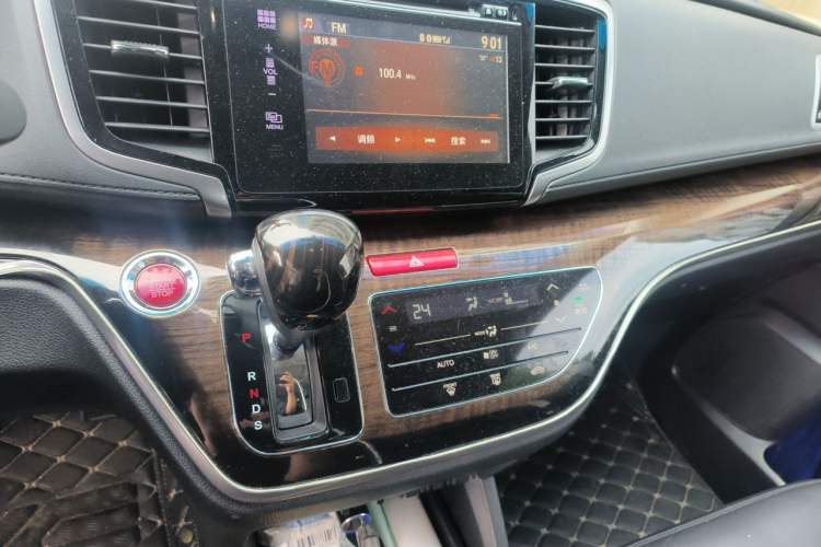 Used Honda Odyssey 2015 Updated Version 2.4L Smart Edition Audio And AC Panel