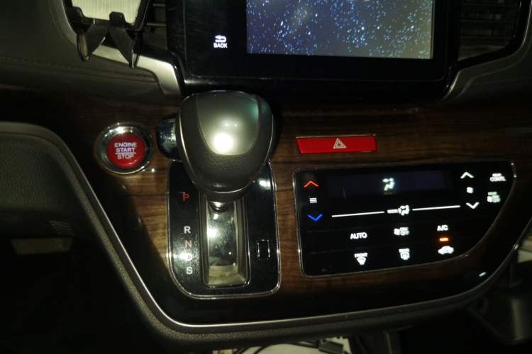 Used Honda Odyssey 2015 Updated Version 2.4L Smart Edition Audio And AC Panel