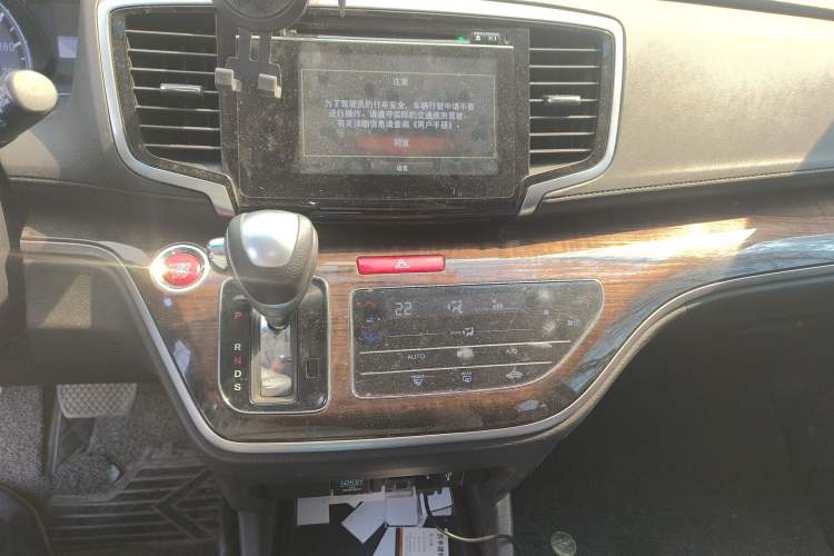 Used Honda Odyssey 2015 Updated Version 2.4L Smart Edition Audio And AC Panel