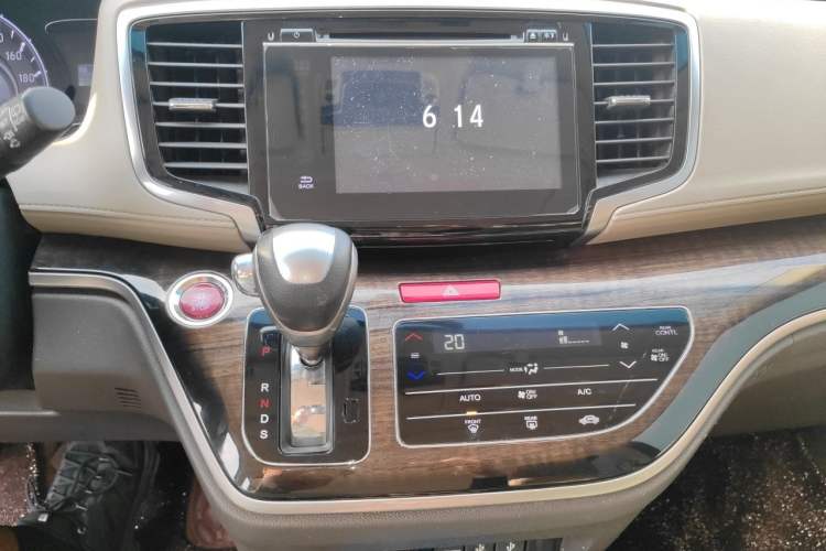 Used Honda Odyssey 2015 Updated Version 2.4L Smart Edition Audio And AC Panel