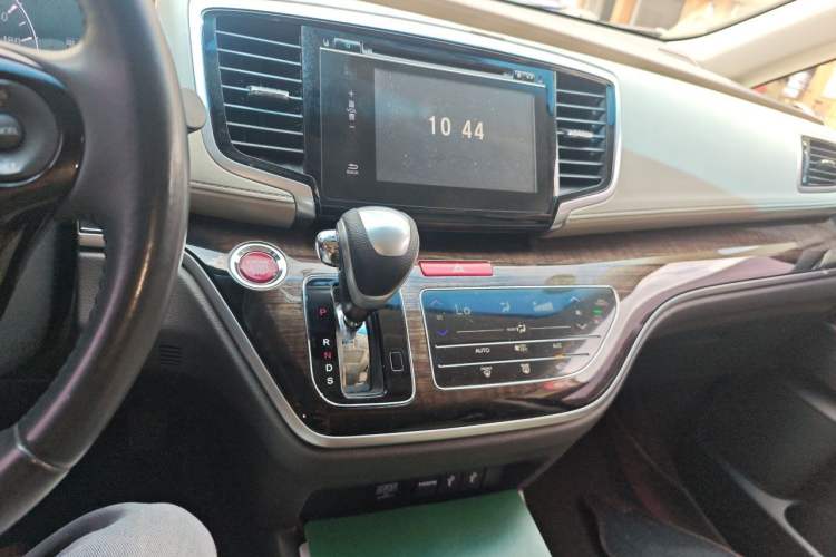 Used Honda Odyssey 2015 Updated Version 2.4L Smart Edition Audio And AC Panel