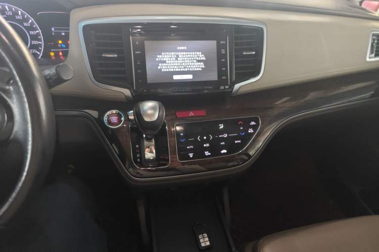 Used Honda Odyssey 2015 2.4L Supreme Edition Audio And AC Panel