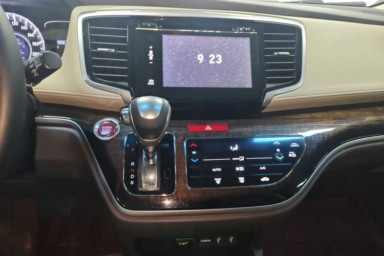 Used Honda Odyssey 2015 2.4L Luxury Edition Audio And AC Panel