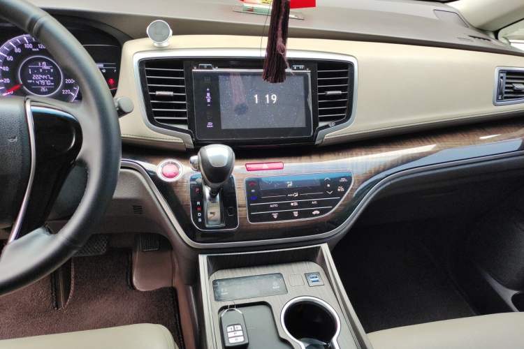 Used Honda Odyssey 2015 Revised 2.4L Luxury Edition Audio And AC Panel