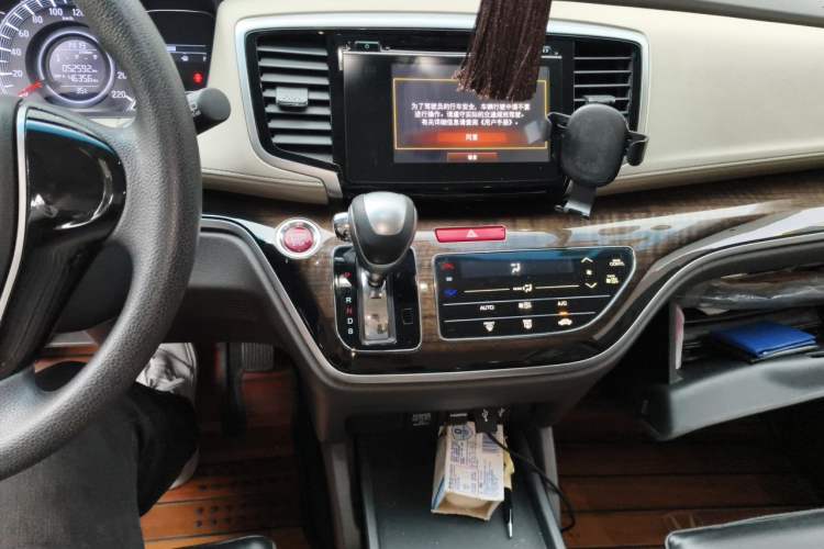 Used Honda Odyssey 2015 Revised 2.4L Luxury Edition Audio And AC Panel