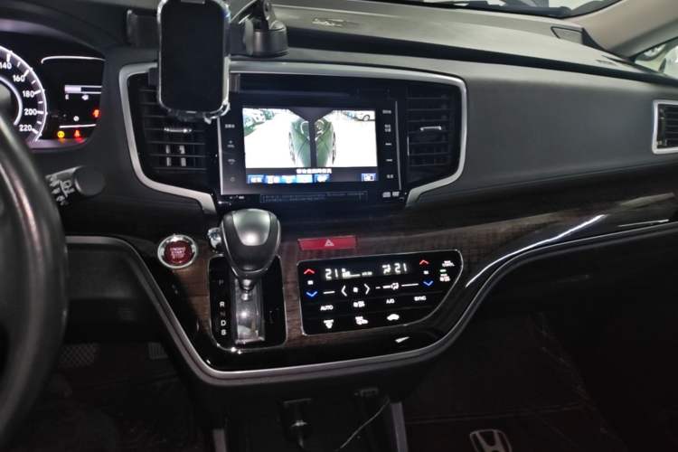 Used Honda Odyssey 2015 Revised Version 2.4L Supreme Edition Audio And AC Panel