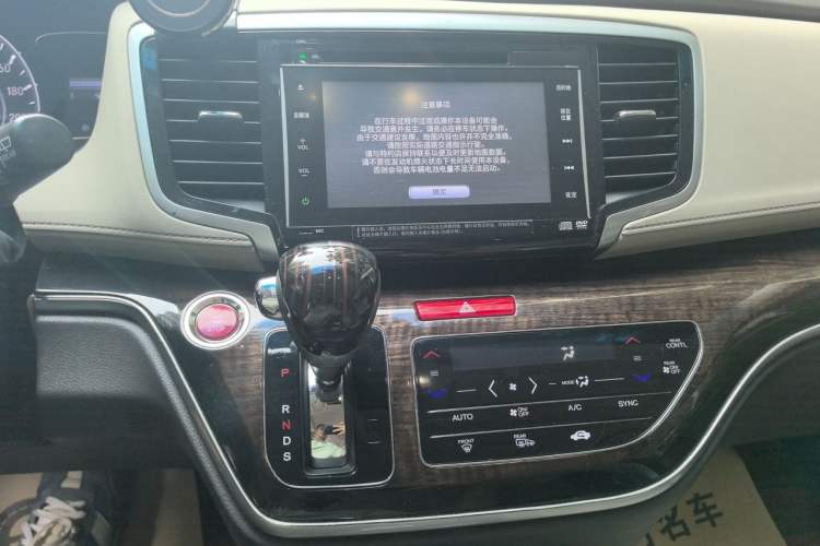 Used Honda Odyssey 2015 Revised Version 2.4L Supreme Edition Audio And AC Panel