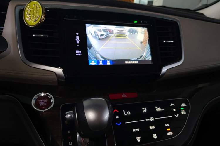 Used Honda Odyssey 2015 Revised 2.4L Luxury Edition Audio And AC Panel