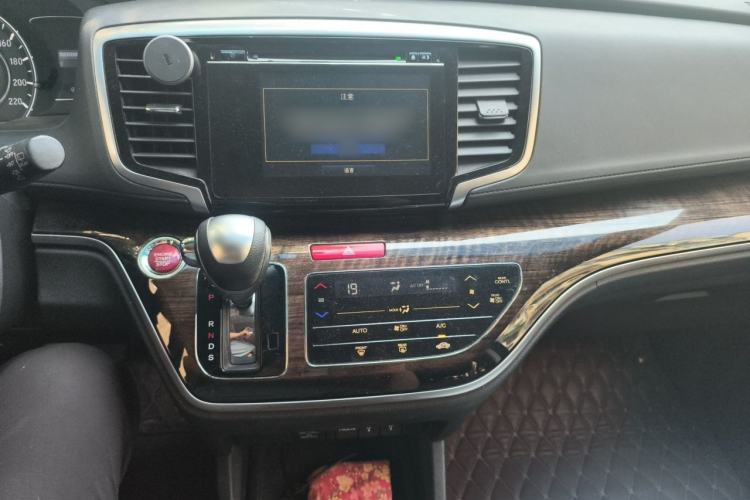 Used Honda Odyssey 2015 Updated Version 2.4L Smart Edition Audio And AC Panel