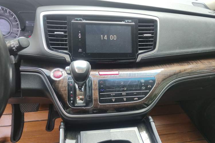 Used Honda Odyssey 2015 Updated Version 2.4L Smart Edition Audio And AC Panel