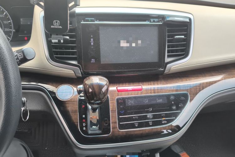 Used Honda Odyssey 2015 Revised Version 2.4L Comfort Edition Audio And AC Panel