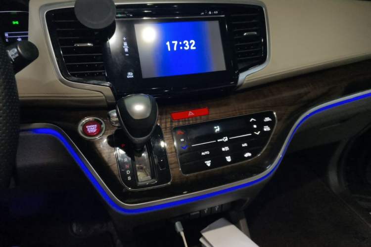 Used Honda Odyssey 2015 Updated Version 2.4L Smart Edition Audio And AC Panel