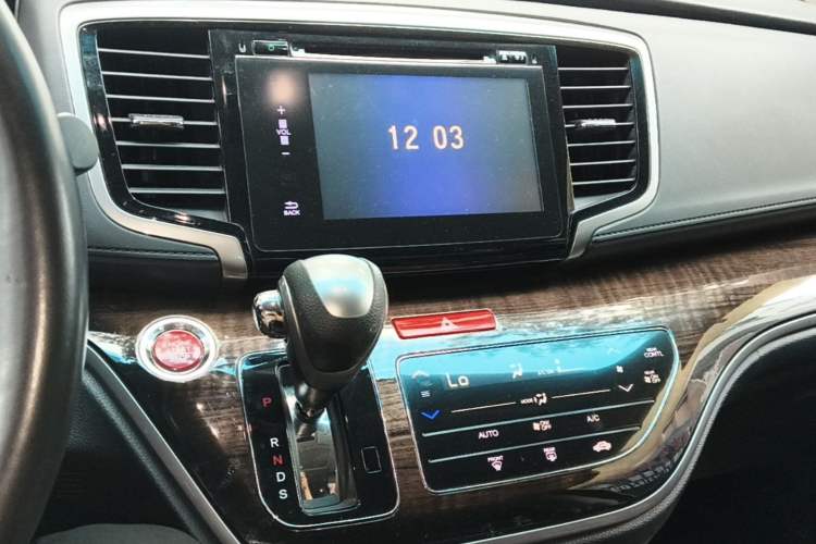 Used Honda Odyssey 2015 Updated Version 2.4L Smart Edition Audio And AC Panel