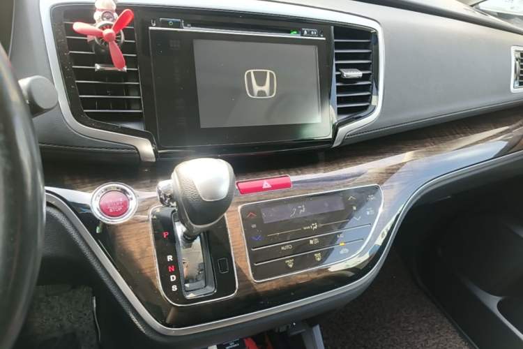 Used Honda Odyssey 2015 Updated Version 2.4L Smart Edition Audio And AC Panel