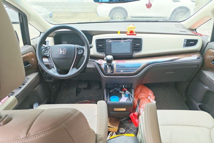 Used Honda Odyssey 2015 Updated Version 2.4L Smart Edition Center Console