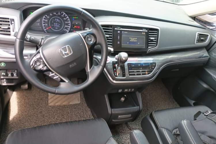 Used Honda Odyssey 2015 Updated 2.4L Smart Cool Version Center Console