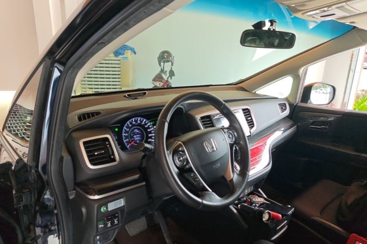 Used Honda Odyssey 2015 Updated 2.4L Smart Cool Version Center Console