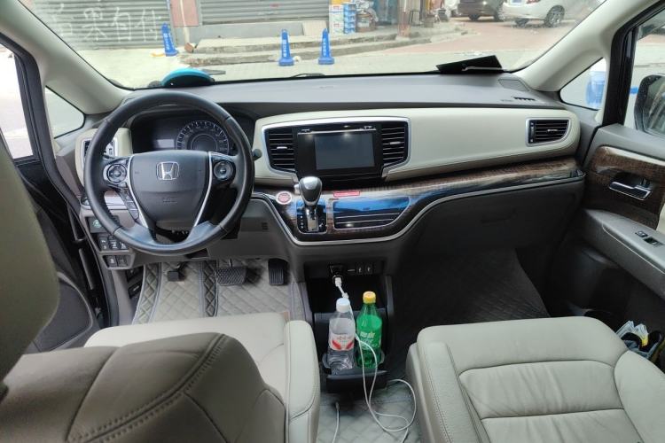 Used Honda Odyssey 2015 2.4L Smart Edition Center Console
