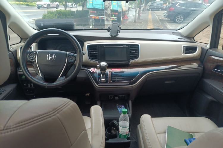 Used Honda Odyssey 2015 Updated Version 2.4L Smart Edition Center Console