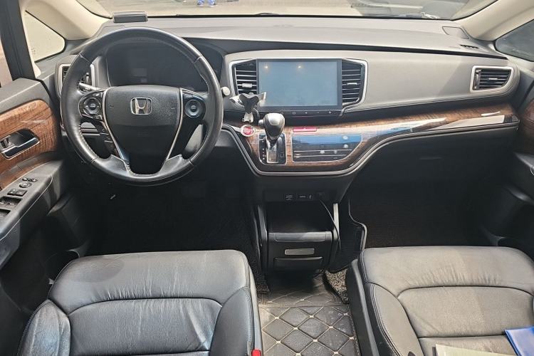 Used Honda Odyssey 2015 Updated Version 2.4L Smart Edition Center Console