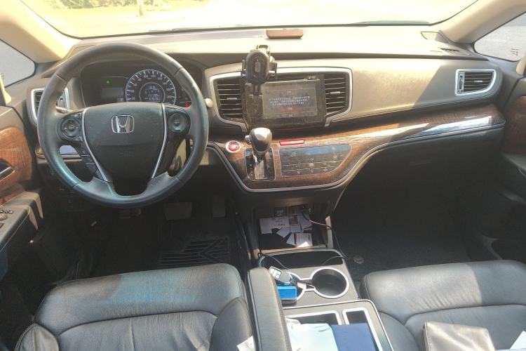 Used Honda Odyssey 2015 Updated Version 2.4L Smart Edition Center Console