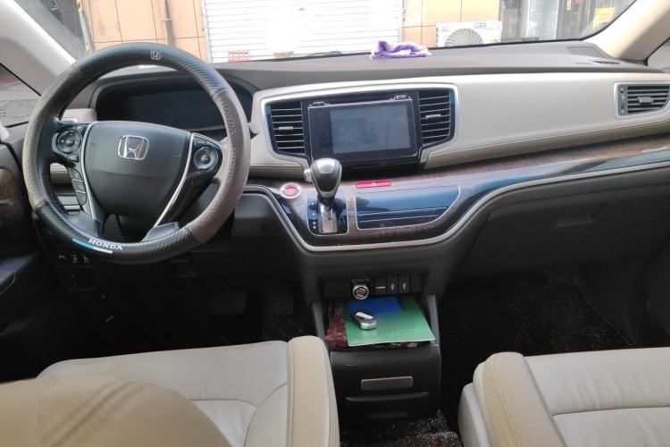Used Honda Odyssey 2015 Updated Version 2.4L Smart Edition Center Console