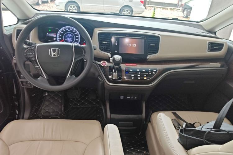 Used Honda Odyssey 2015 Revised 2.4L Luxury Edition Center Console