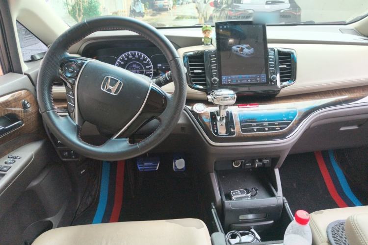 Used Honda Odyssey 2015 Revised 2.4L Luxury Edition Center Console