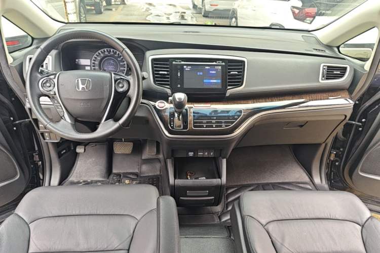 Used Honda Odyssey 2015 Updated Version 2.4L Smart Edition Center Console