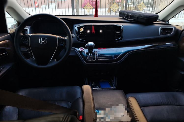 Used Honda Odyssey 2015 Updated Version 2.4L Smart Edition Center Console