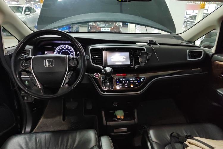 Used Honda Odyssey 2015 2.4L Supreme Edition Center Console