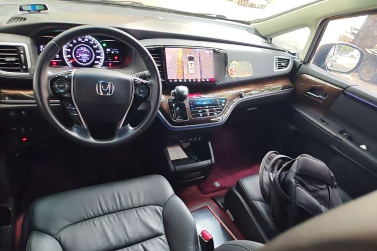 Used Honda Odyssey 2015 Updated Version 2.4L Smart Edition Center Console