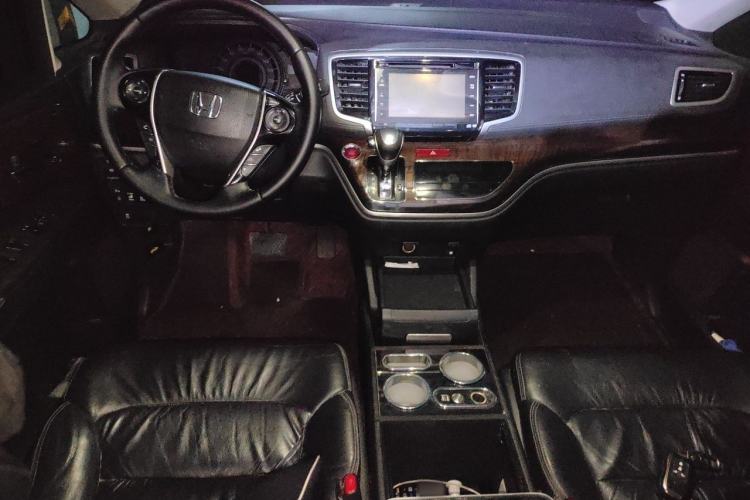 Used Honda Odyssey 2015 2.4L Supreme Edition Center Console
