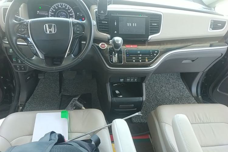 Used Honda Odyssey 2015 Updated Version 2.4L Smart Edition Center Console
