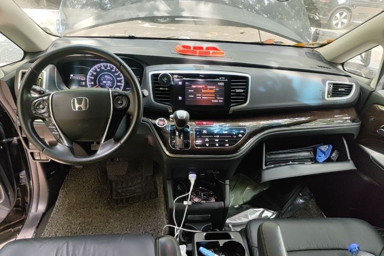 Used Honda Odyssey 2015 Updated Version 2.4L Smart Edition Center Console