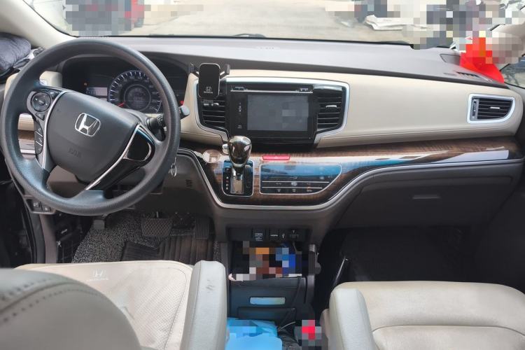 Used Honda Odyssey 2015 Revised Version 2.4L Comfort Edition Center Console
