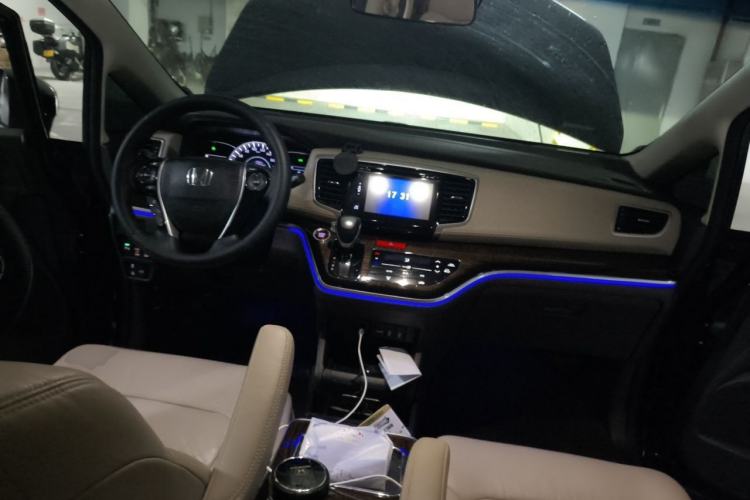 Used Honda Odyssey 2015 Updated Version 2.4L Smart Edition Center Console