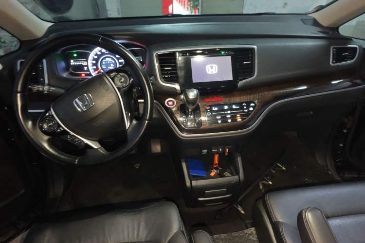 Used Honda Odyssey 2015 2.4L Smart Edition Center Console