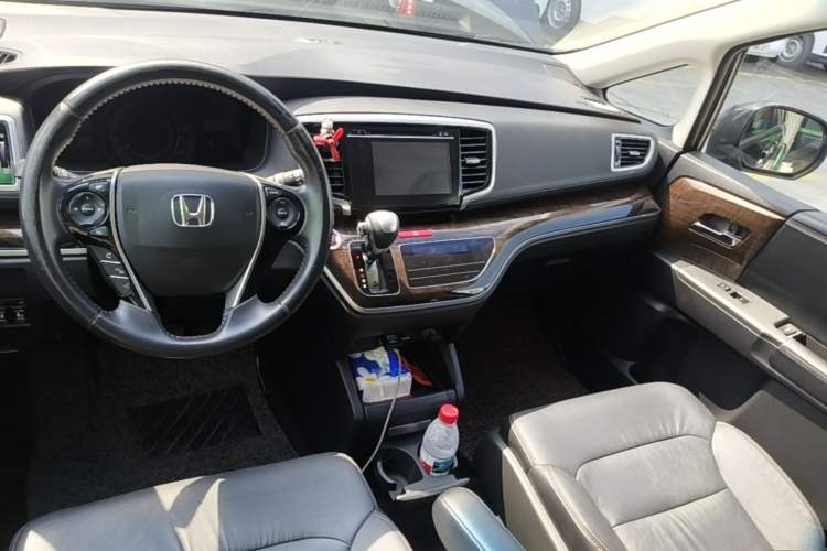 Used Honda Odyssey 2015 Updated Version 2.4L Smart Edition Center Console