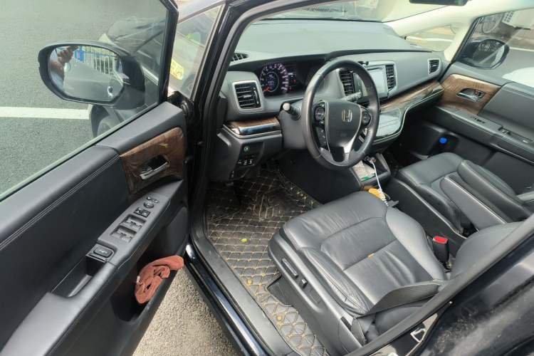 Used Honda Odyssey 2015 Updated Version 2.4L Smart Edition Driver Seat