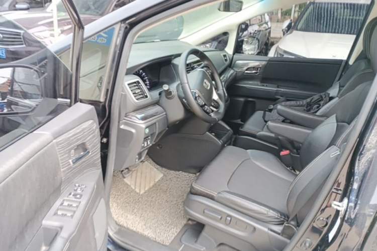 Used Honda Odyssey 2015 Updated 2.4L Smart Cool Version Driver Seat