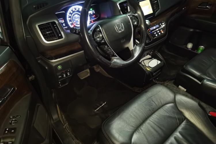 Used Honda Odyssey 2015 Updated Version 2.4L Smart Edition Driver Seat