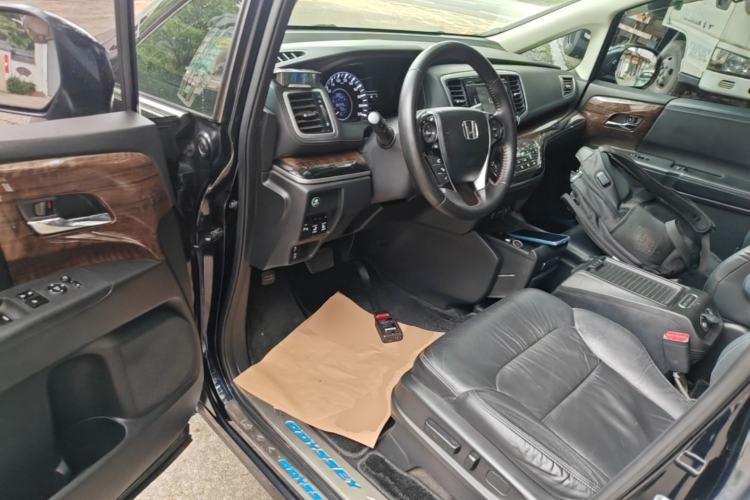 Used Honda Odyssey 2015 Updated Version 2.4L Smart Edition Driver Seat