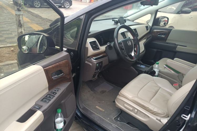 Used Honda Odyssey 2015 Updated Version 2.4L Smart Edition Driver Seat